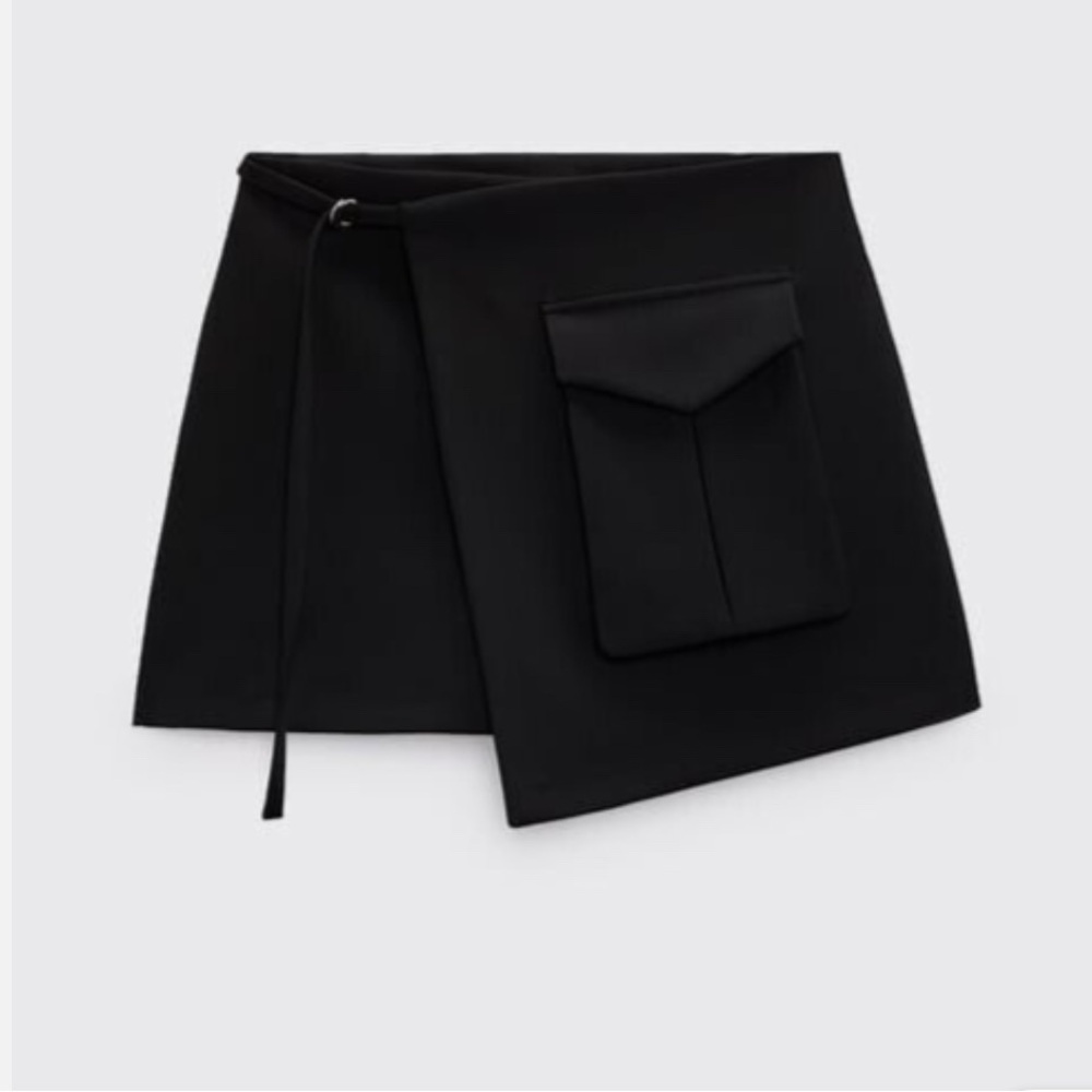 Black Mini Skirt with Pocket Detail Zara